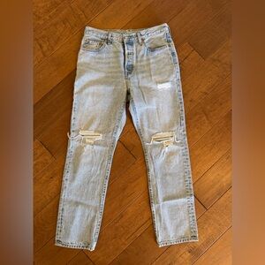 Women’s Levi's 501’s Light Blue Straight Leg Ripped Jeans | Size 29 | EUC